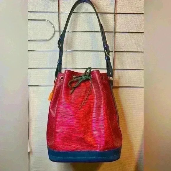 Louis Vuitton Limited Edition EPI Tri-color Neo Bucket - Picture 2 of 9